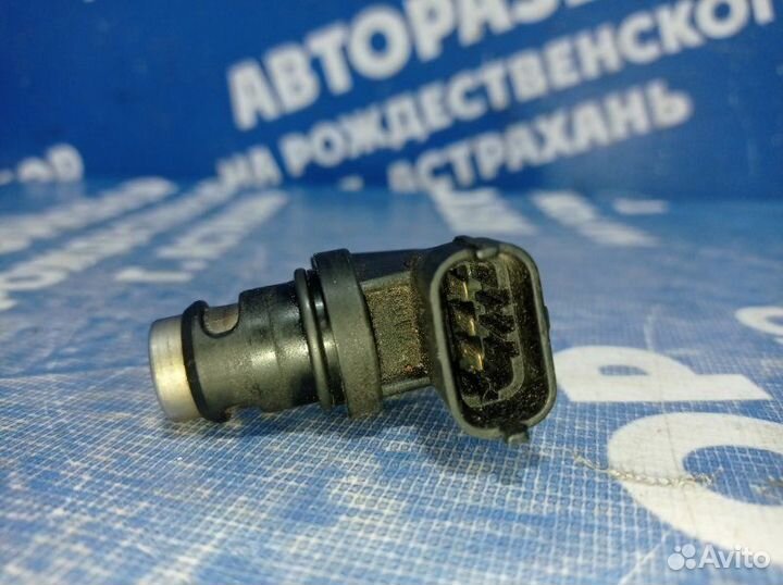 Датчик положения распредвала Mercedes-Benz W211