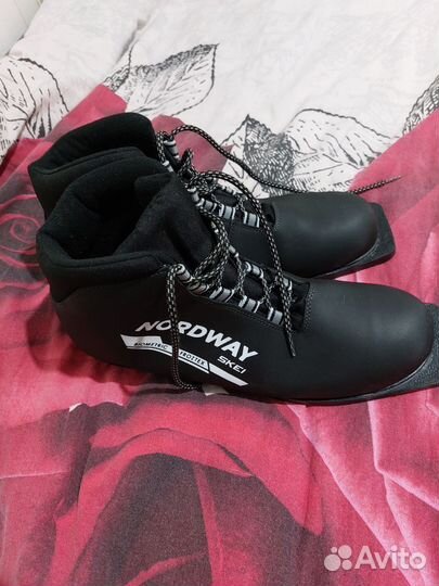 Лыжные ботинки