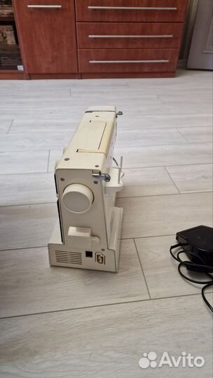 Швейная машинка бу электрическая