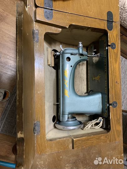 Швейная машинка 