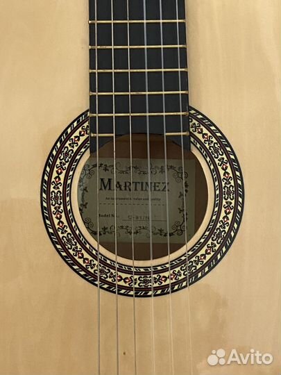 Классическая гитара Martinez с чехлом и тюнером