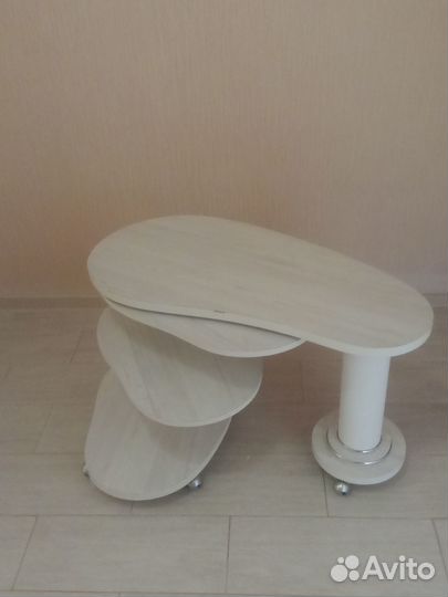 Журнальный столик IKEA белый