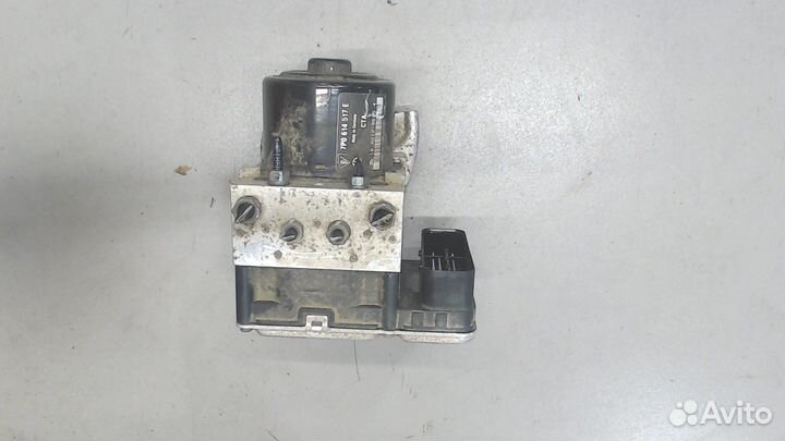 Блок абс, насос Volkswagen Touareg, 2010