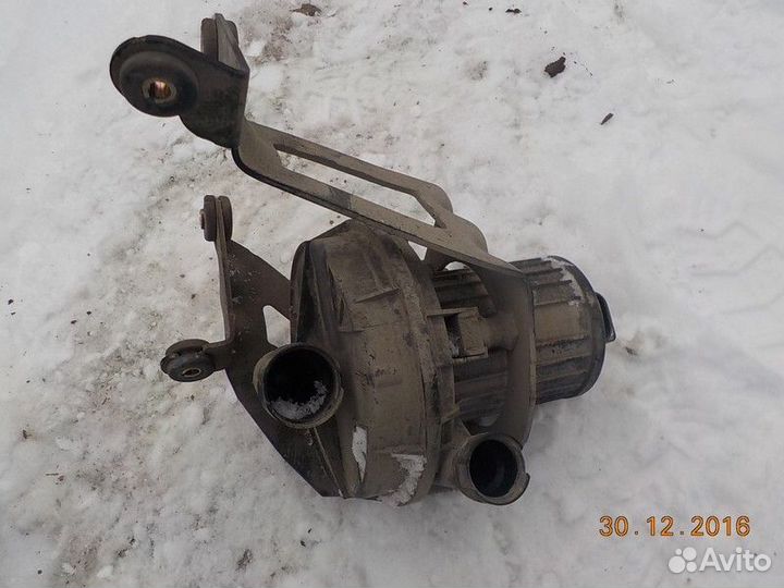 Насос воздушный Volkswagen Touareg AXQ 4.2 2004