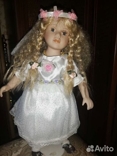 Куклы фарфоровые коллекционые