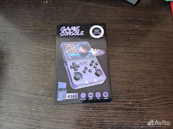 R36S Портативная игровая консоль