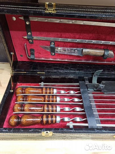 Набор шампуров в чемодане 