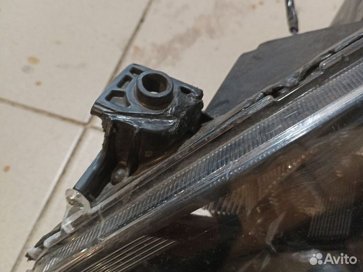 Фара галоген Mazda 2 DE