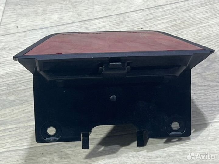 Фонарь (стоп-сигнал) задний Renault Logan седан