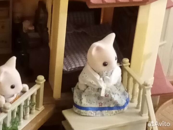 Sylvanian Families домик, семья и мебель
