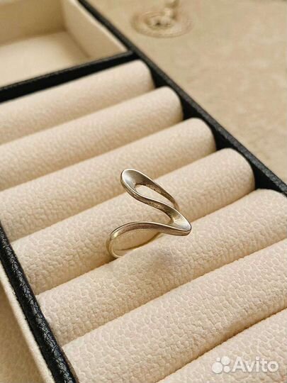 Серебряное кольцо