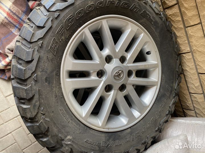 Bfgoodrich Mud-Terrain T/A KM3 265/65 R17