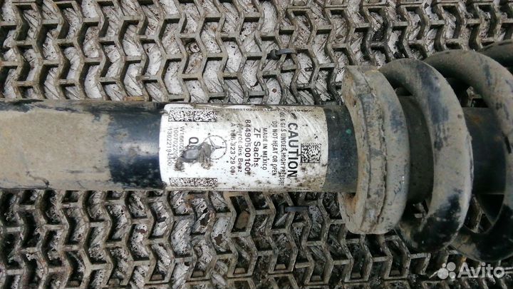 Стойка передняя Mercedes-Benz M-Class W164 (2005–2