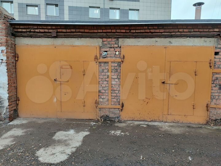 Гараж, > 30 м²