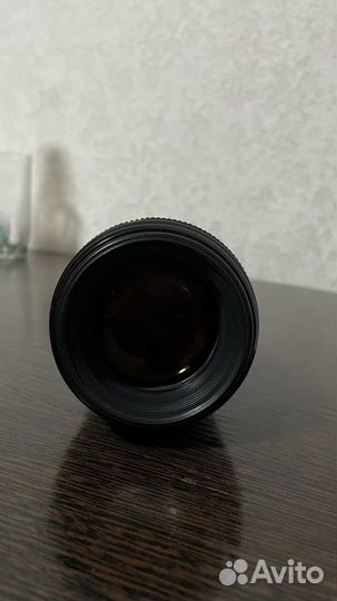 Объектив canon 85mm 1 8