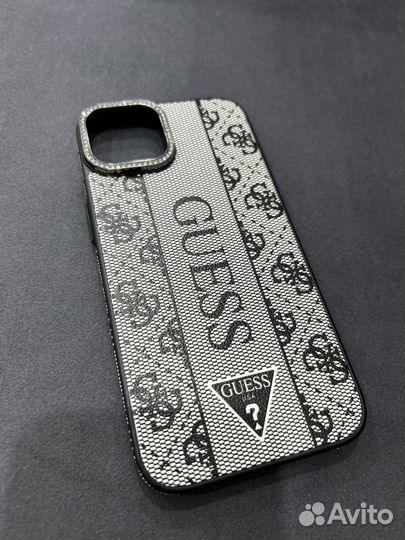 Чехол на iPhone 14 новый Guess