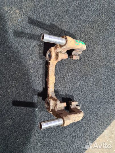 Скоба суппорта задняя Ford Focus 2 kkda 2008