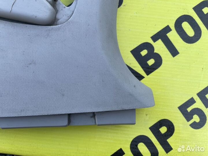 Обшивка стойки правая Citroen C4