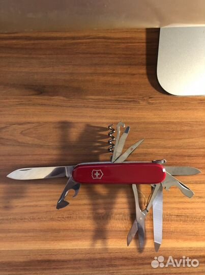 Нож Viktorinox Швейцарский