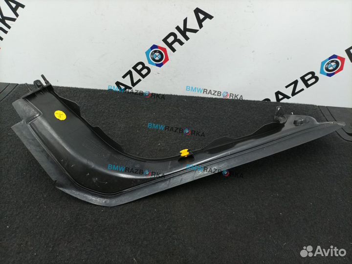 Водосток крышки багажника левый BMW i5 G60 2024