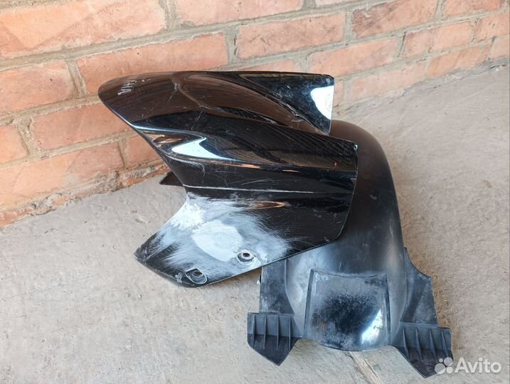 Крыло передПереднее крыло на Yamaha T-Max 530 (3)