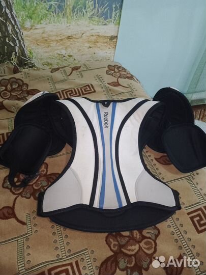 Нагрудник полевого игрока Reebok