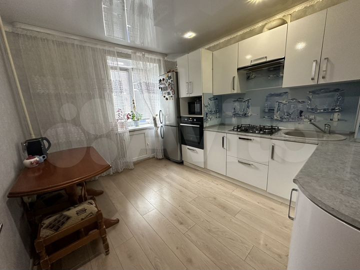 3-к. квартира, 64,6 м², 8/10 эт.