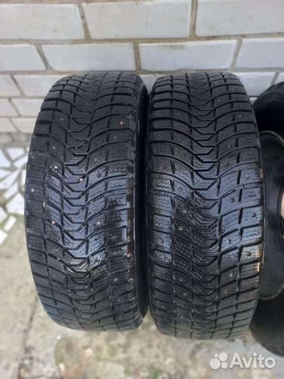 Michelin X-Ice North 3 215/65 R16 95Q