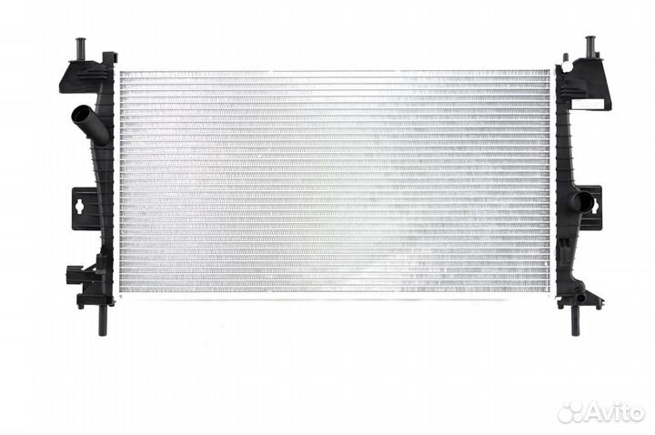 Радиатор охлаждения Форд Фокус 3 Новый Аналог
