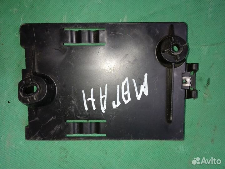 Renault Logan II кронштейн