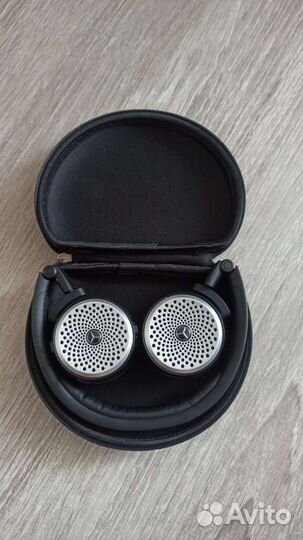 Bluetooth наушники AKG P104 для Мерседес