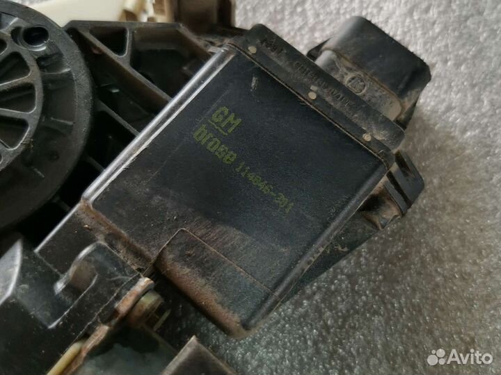 Электростеклоподъемник Митсубиси Каризма