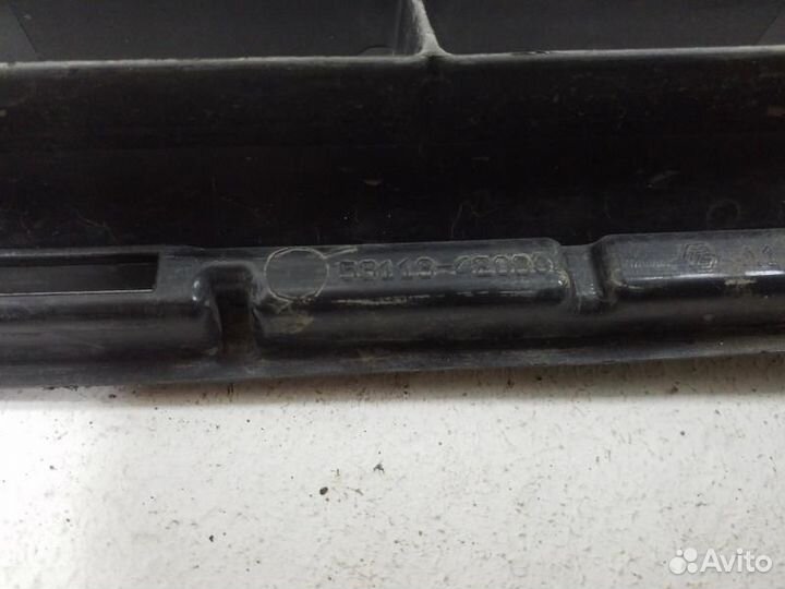 Решетка переднего бампера Toyota RAV4 CA40 Restail