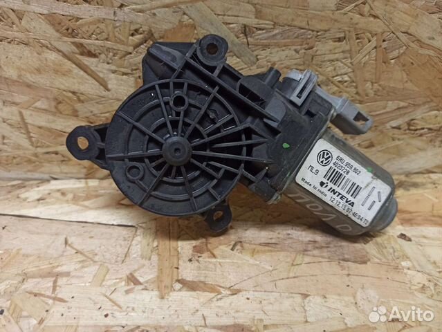 Моторчик подъемника переднего правого Polo 5