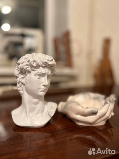 Бюст Давида и ладони статуэтки гипсовые