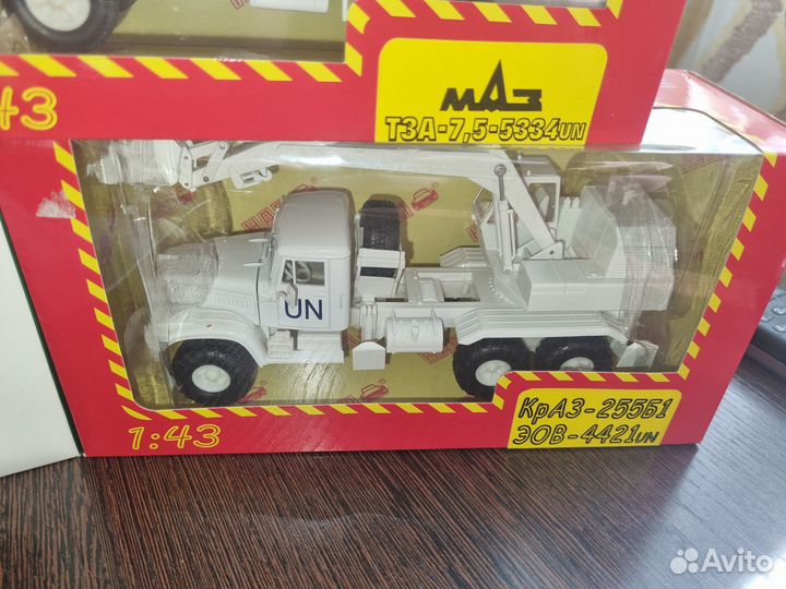 Коллекция моделей 1:43