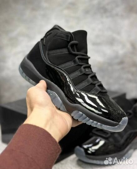 Nike air jordan 11 retro cap and gown