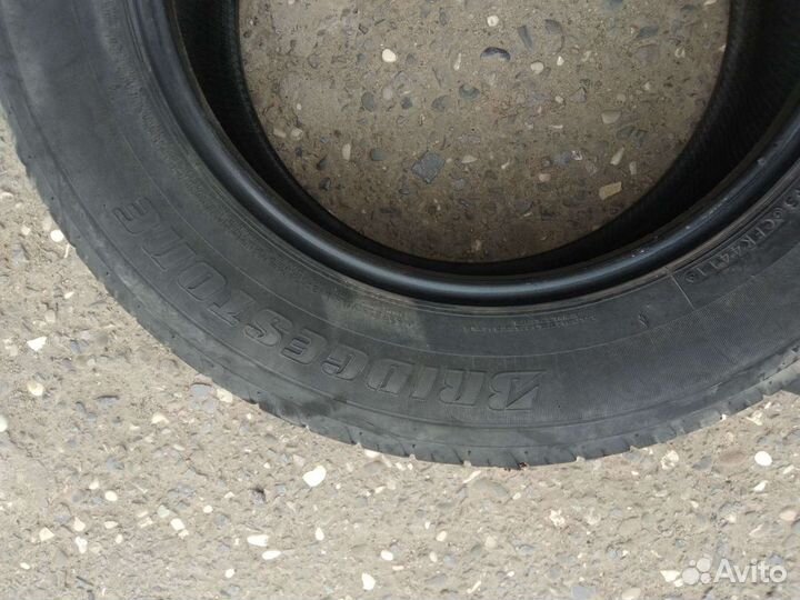 Bridgestone Dueler H/T 685 225/65 R17