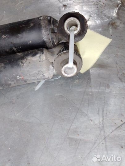 Амортизатор задний Mazda 3 BK 2003-2009