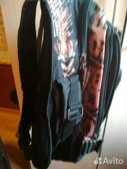 Рюкзак б/у 1 месяц (отл.сост.),качественный,замки