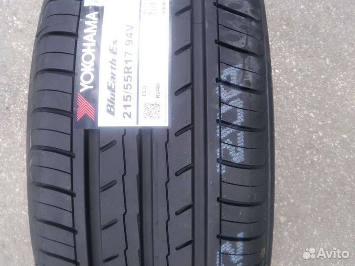 Yokohama Bluearth ES32 215/55 R17