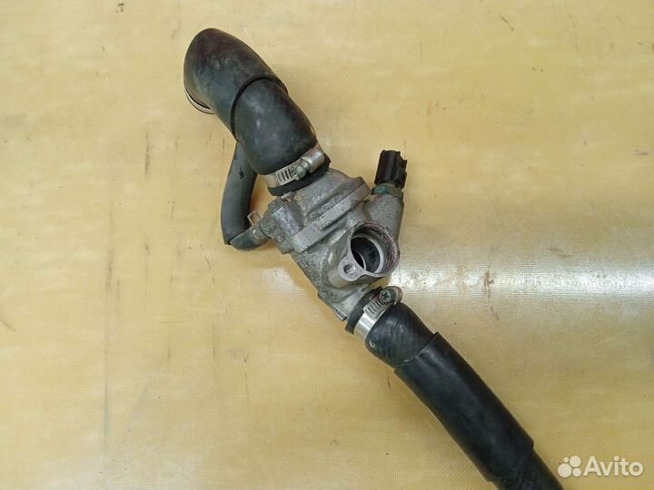 Yamaha R1 2002-2003.термостат.корпус термостата