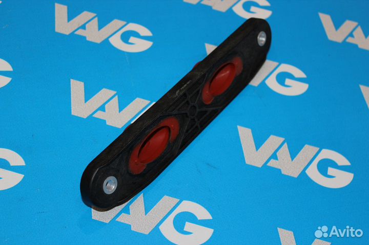 Кронштейн глушителя Пассат Б6 / Октавия А5, Джетта