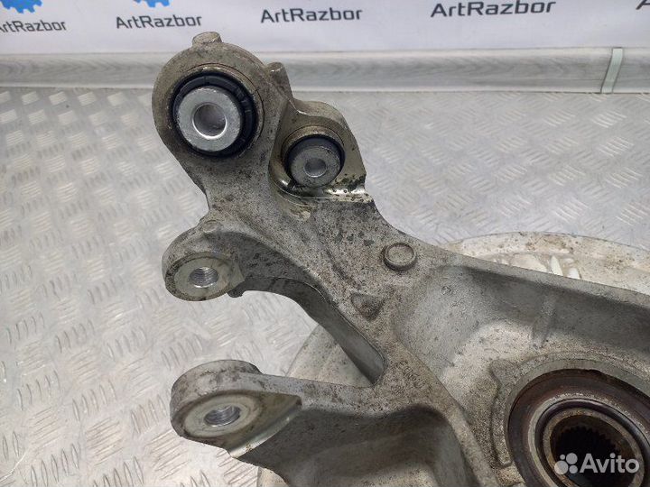 Кулак задний правый Land Rover Discovery 5 L462