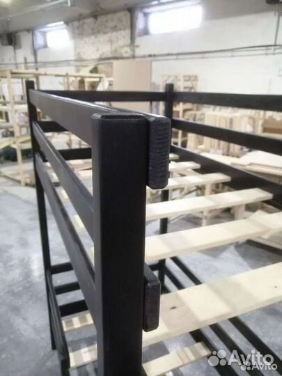 Кровать детская, массив сосны, высокий борт