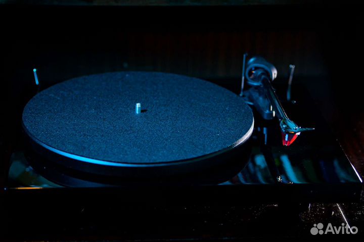 Виниловый проигрыватель project debut carbon