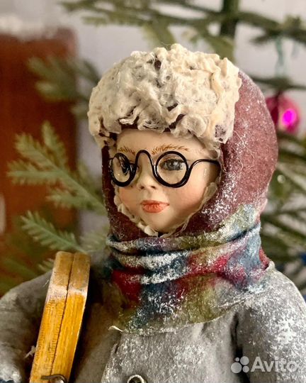 Ватная игрушка мальчик с шахматами