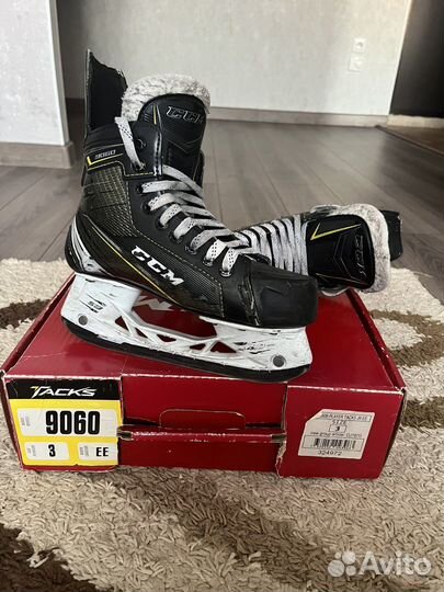 Коньки хоккейные