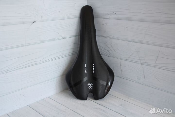 Седло для велосипеда Zeus Z-1010