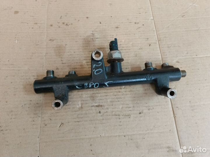 Рейка топливная+ датчик давления Peugeot Citroen